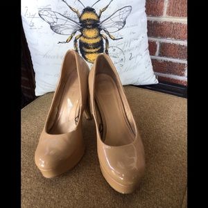 Forever 21 nude platform heels Size 9🔥